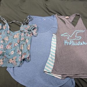 Hollister Gray Tank Top and Blue Floral Blouse Set
